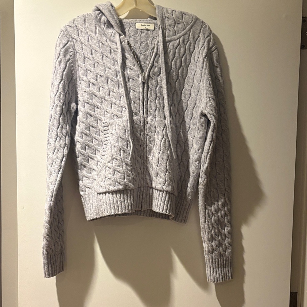 Aritzia Sunday Best Cozy Gray Cable Knit Women's Sweater